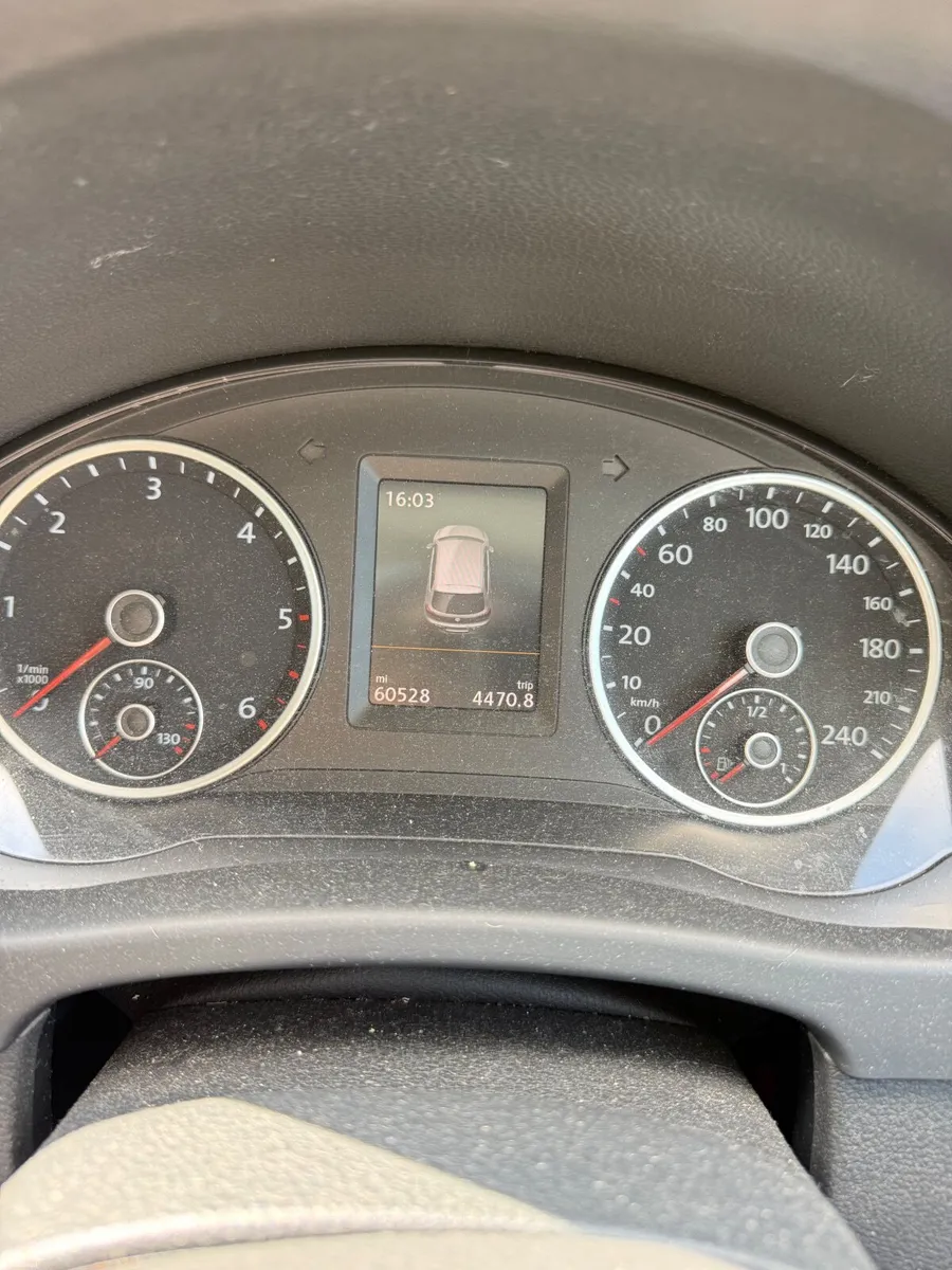 Volkswagen Tiguan 2015 - Image 4