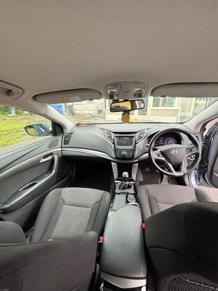 HYUNDAI i40 (Very Low Mileage) - Image 6