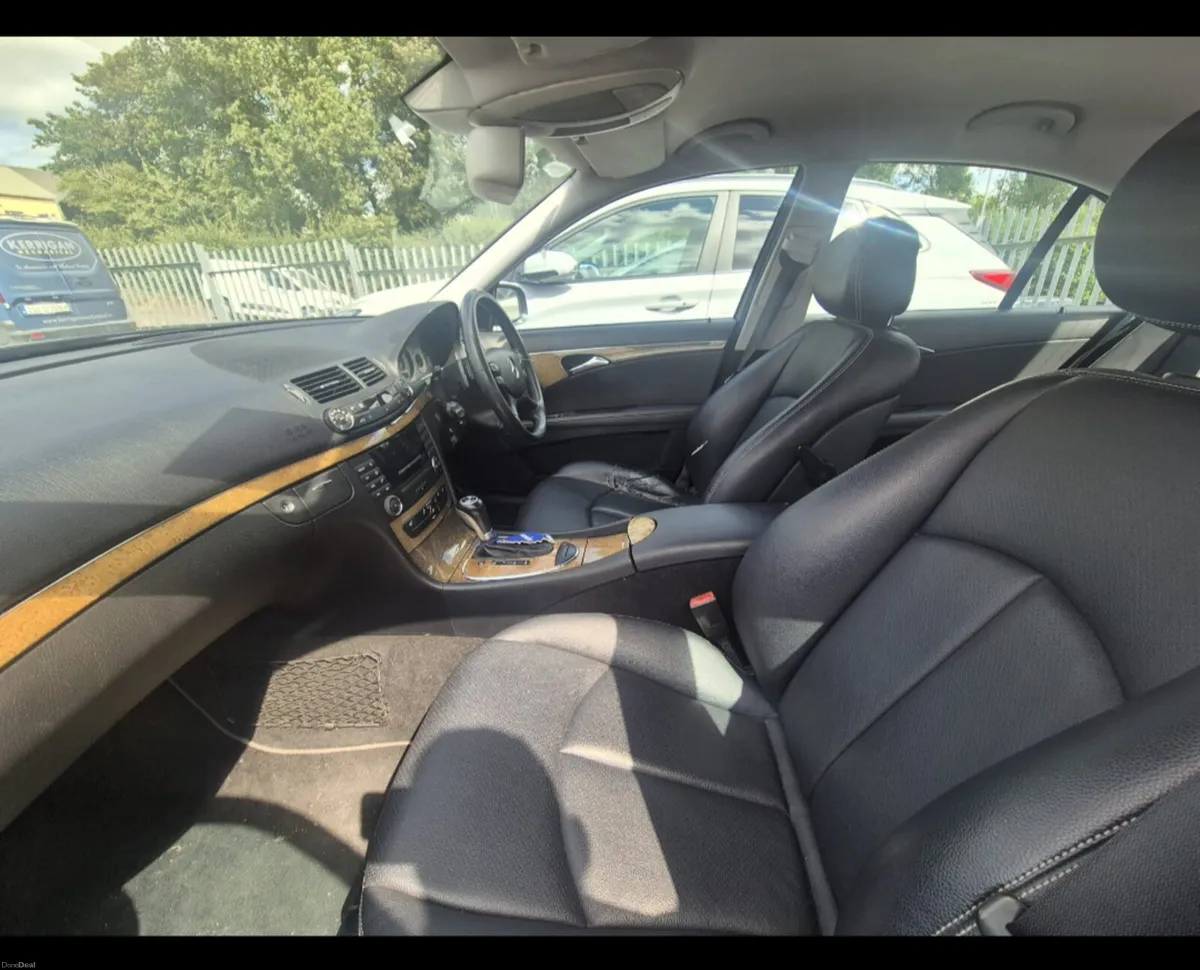 Mercedes-Benz E-Class 1.8 CompressorAuto - Image 3