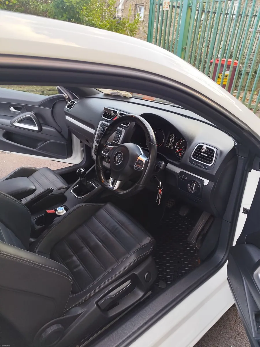 Volkswagen Scirocco 2011 - Image 5