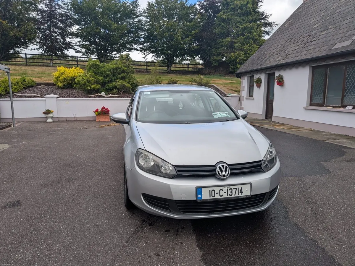 Volkswagen golf - Image 2