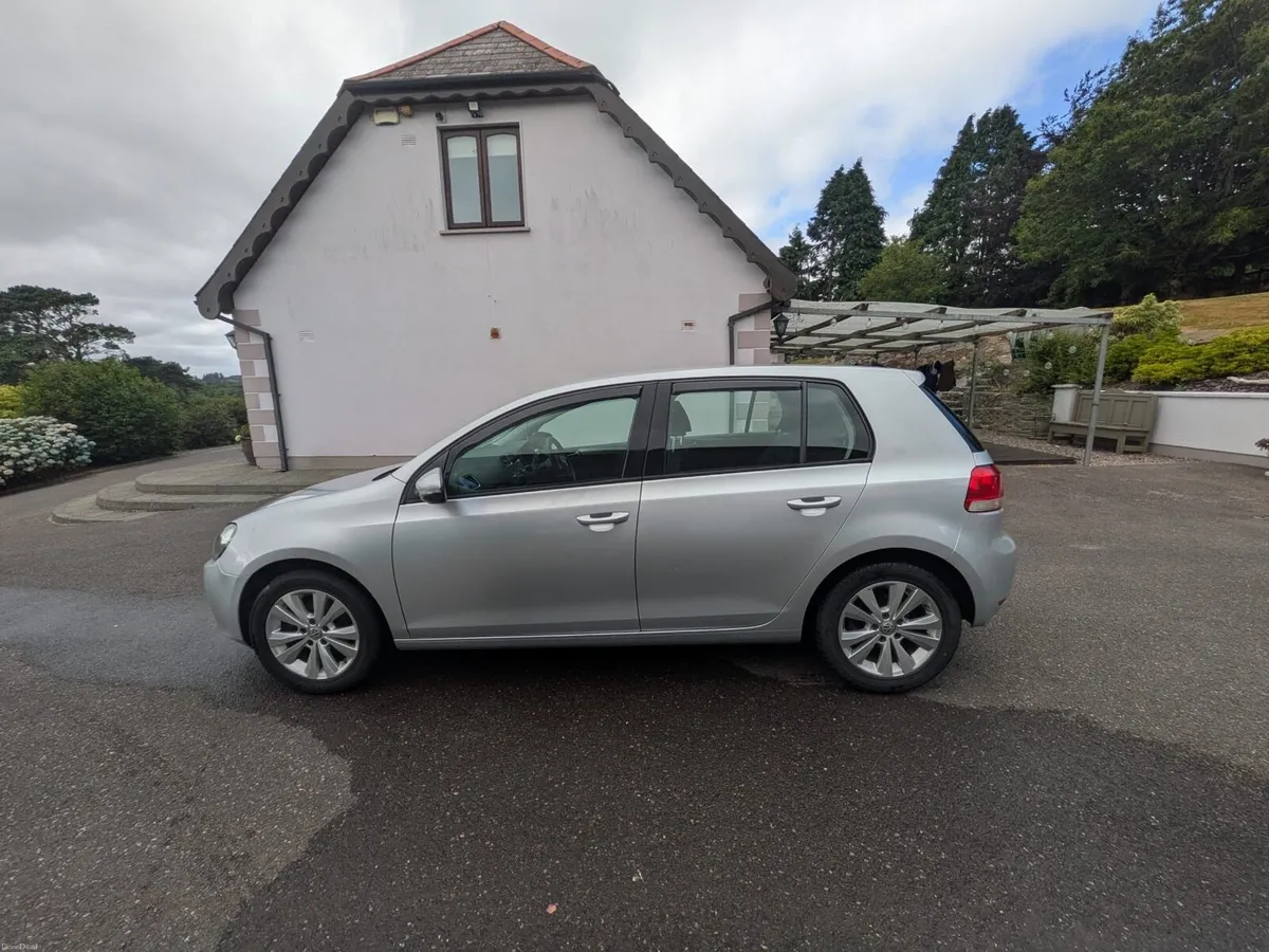 Volkswagen golf - Image 5