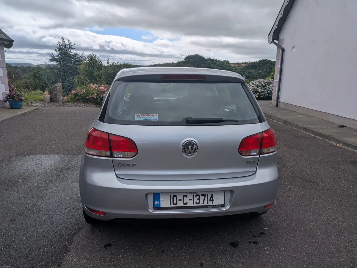 Volkswagen golf - Image 6