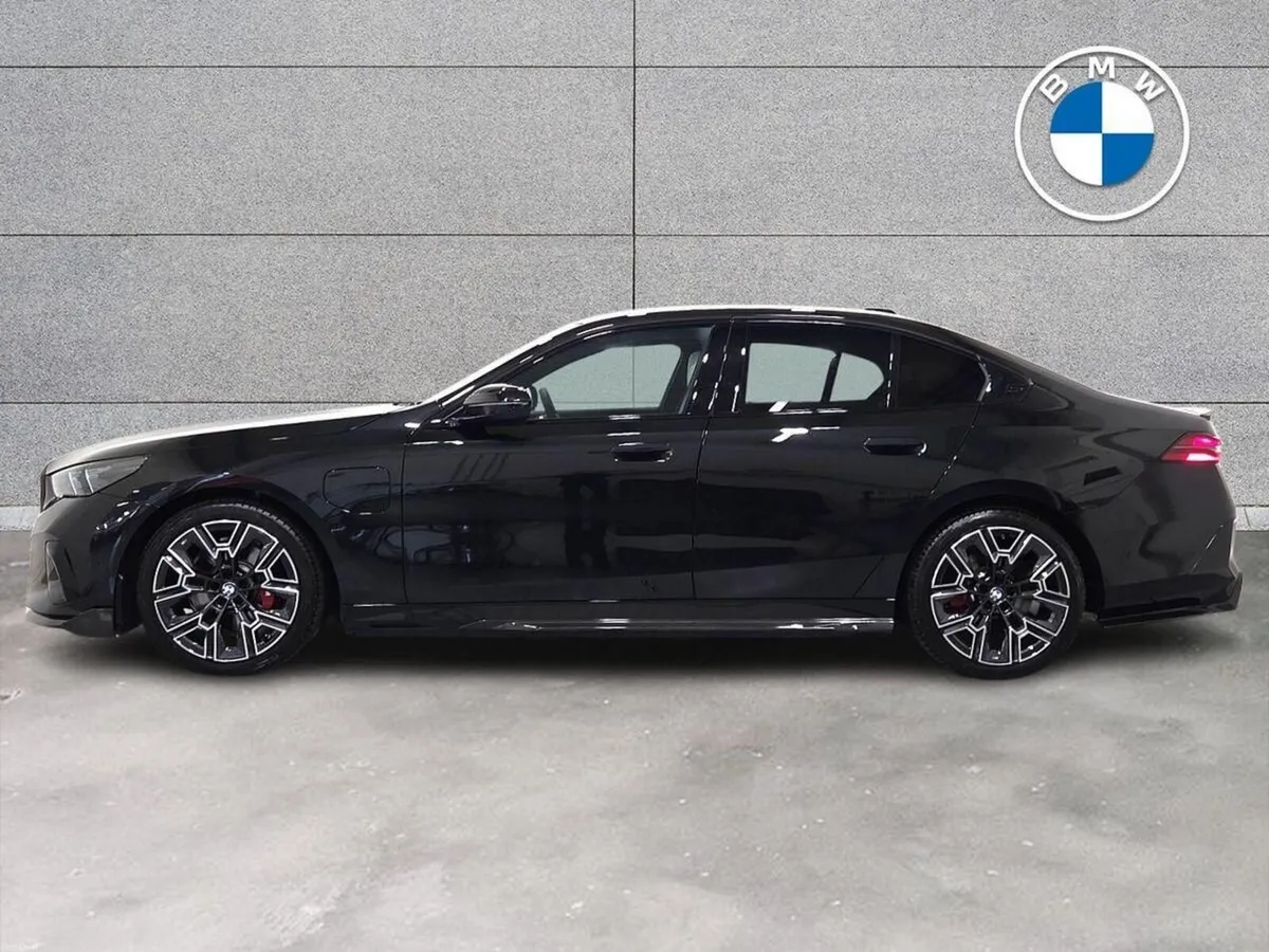 BMW 5-Series 530e M Sport Pro Saloon - Image 4