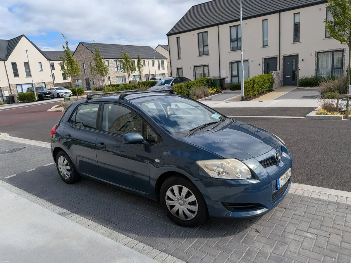 Toyota Auris 2007 - Image 2