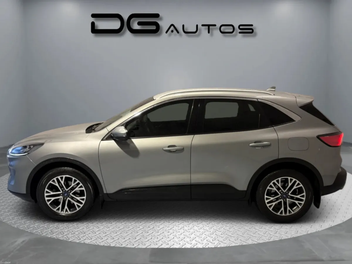 Ford Kuga LOW KMS  TITANIUM - REVERSE CAMERA- HALF - Image 1
