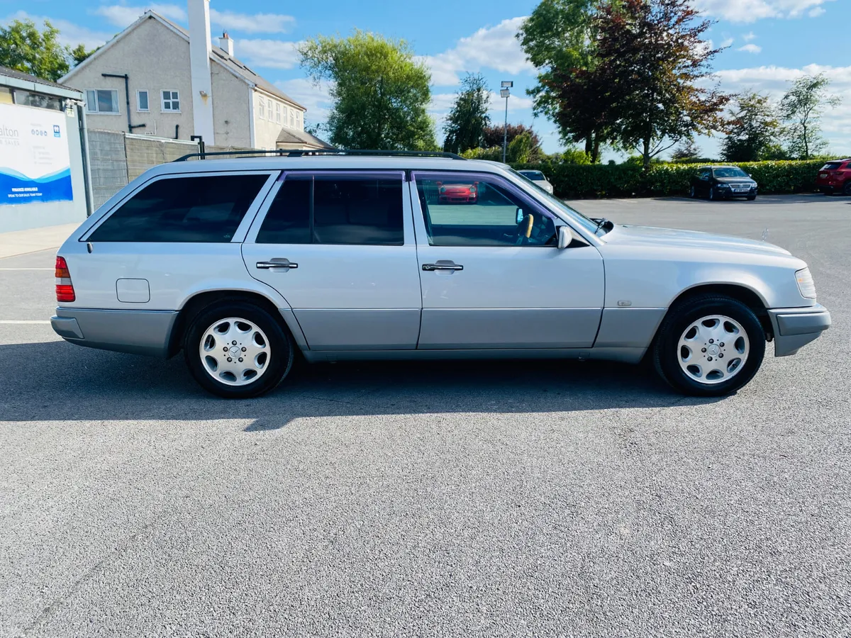 MERCEDES E280 ESTATE 7 SEATER AUTOMATIC 1995 - Image 4