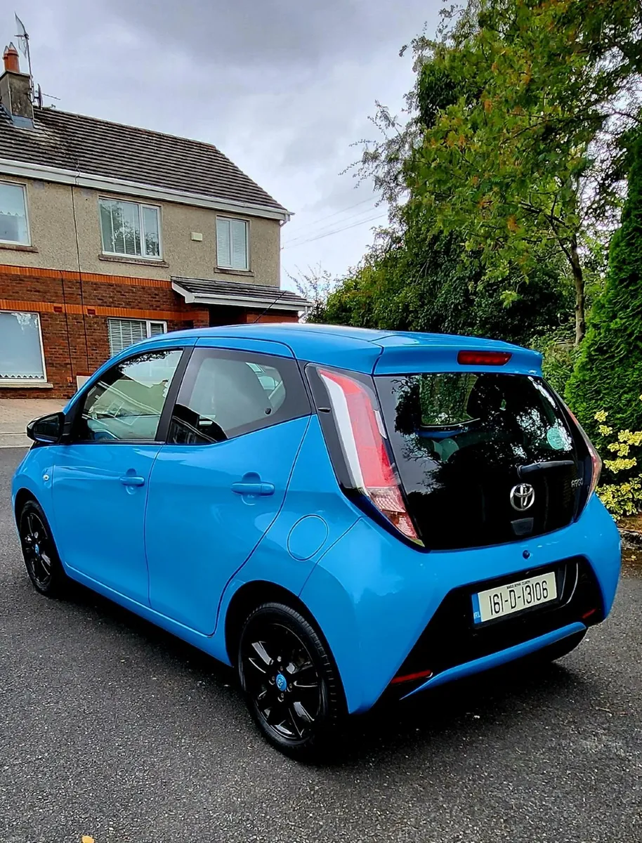 Toyota Aygo 2016 - Image 2