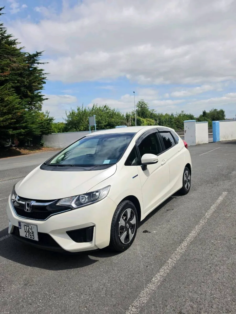 Honda Fit 1.5Hybrid petrol Auto - Image 3