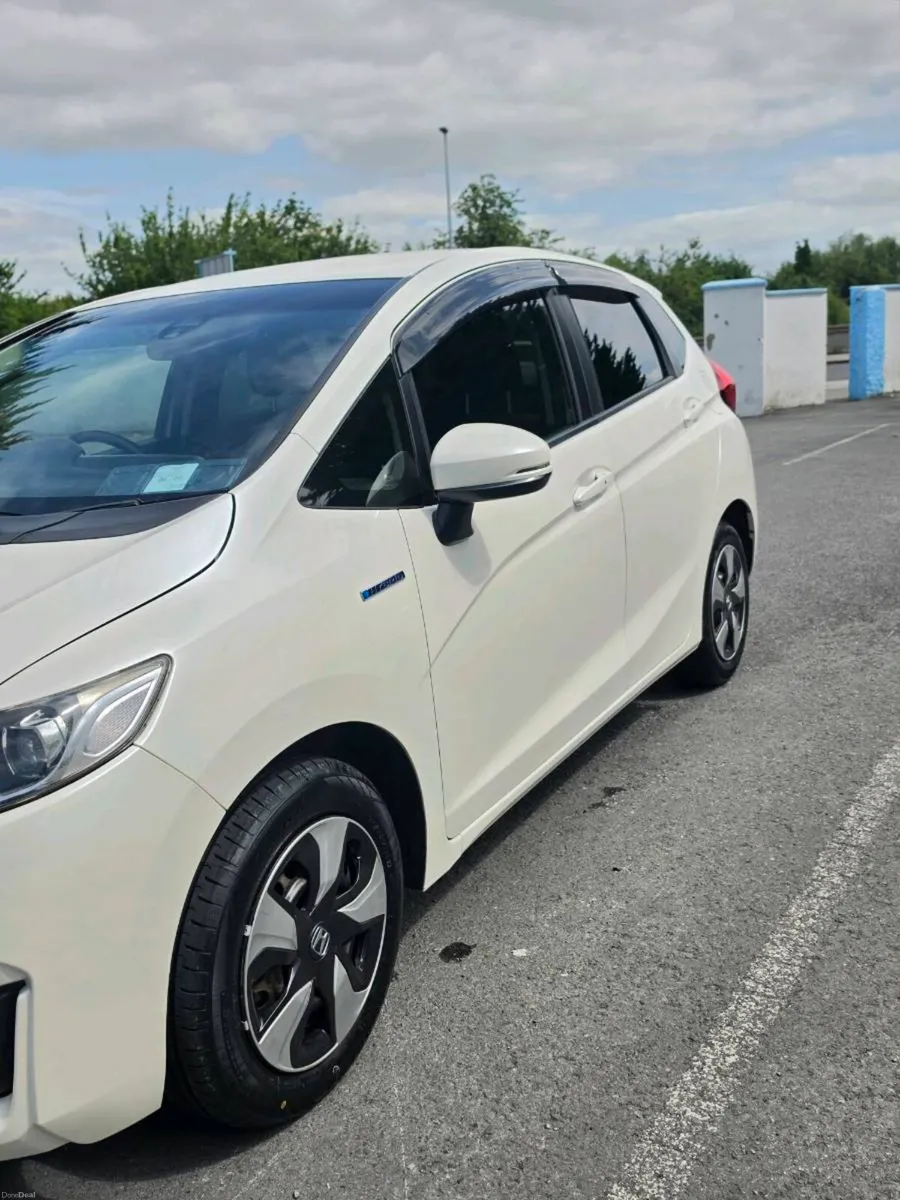 Honda Fit 1.5Hybrid Auto Low mileage 29000km only - Image 5