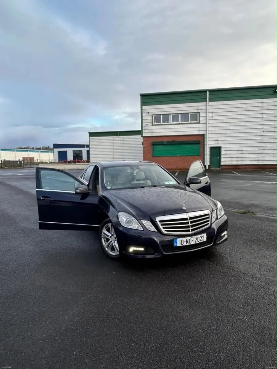 Mercedes-Benz E350 - Image 2