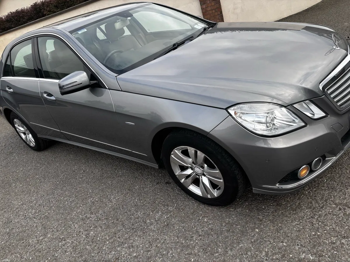 Motor car - Image 2