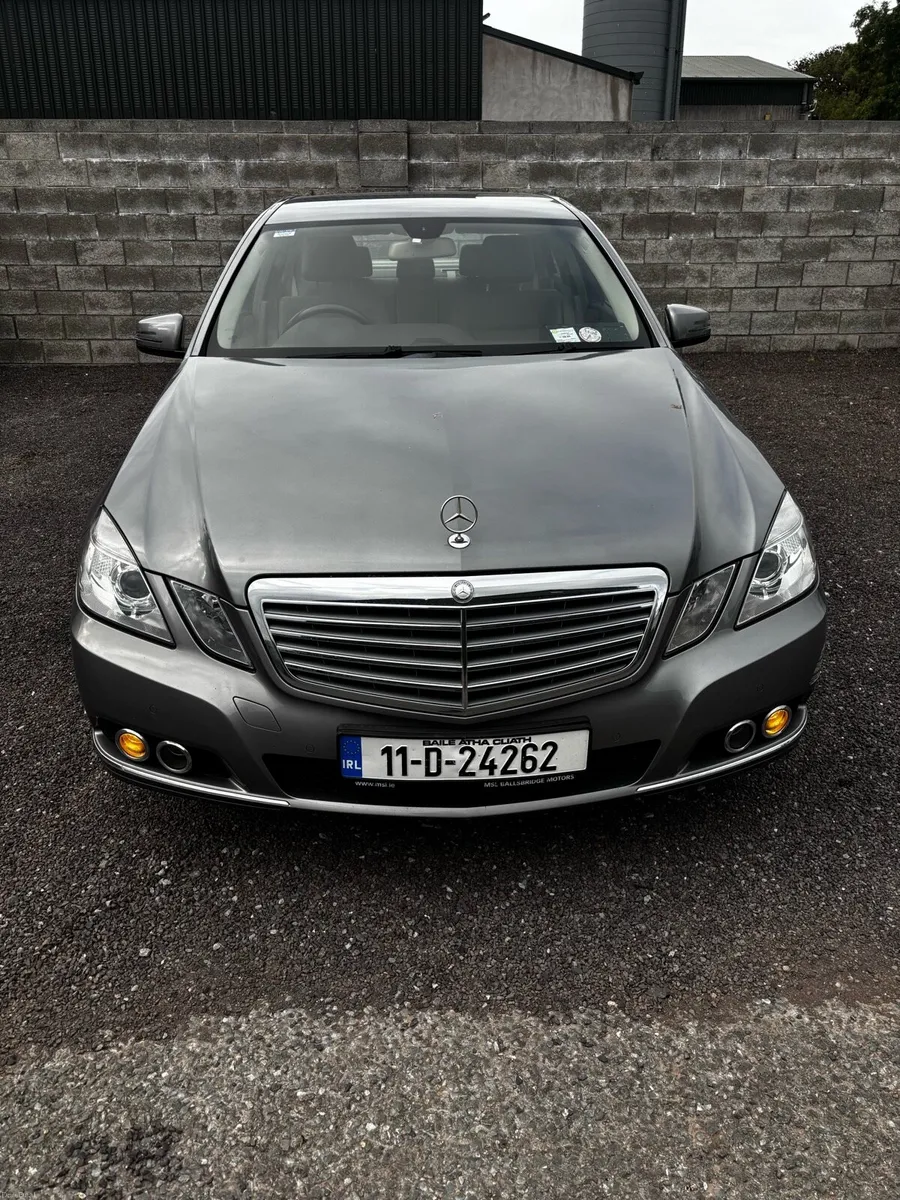 Motor car - Image 1