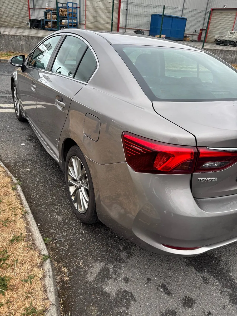 Toyota Avensis 2016 - Image 6