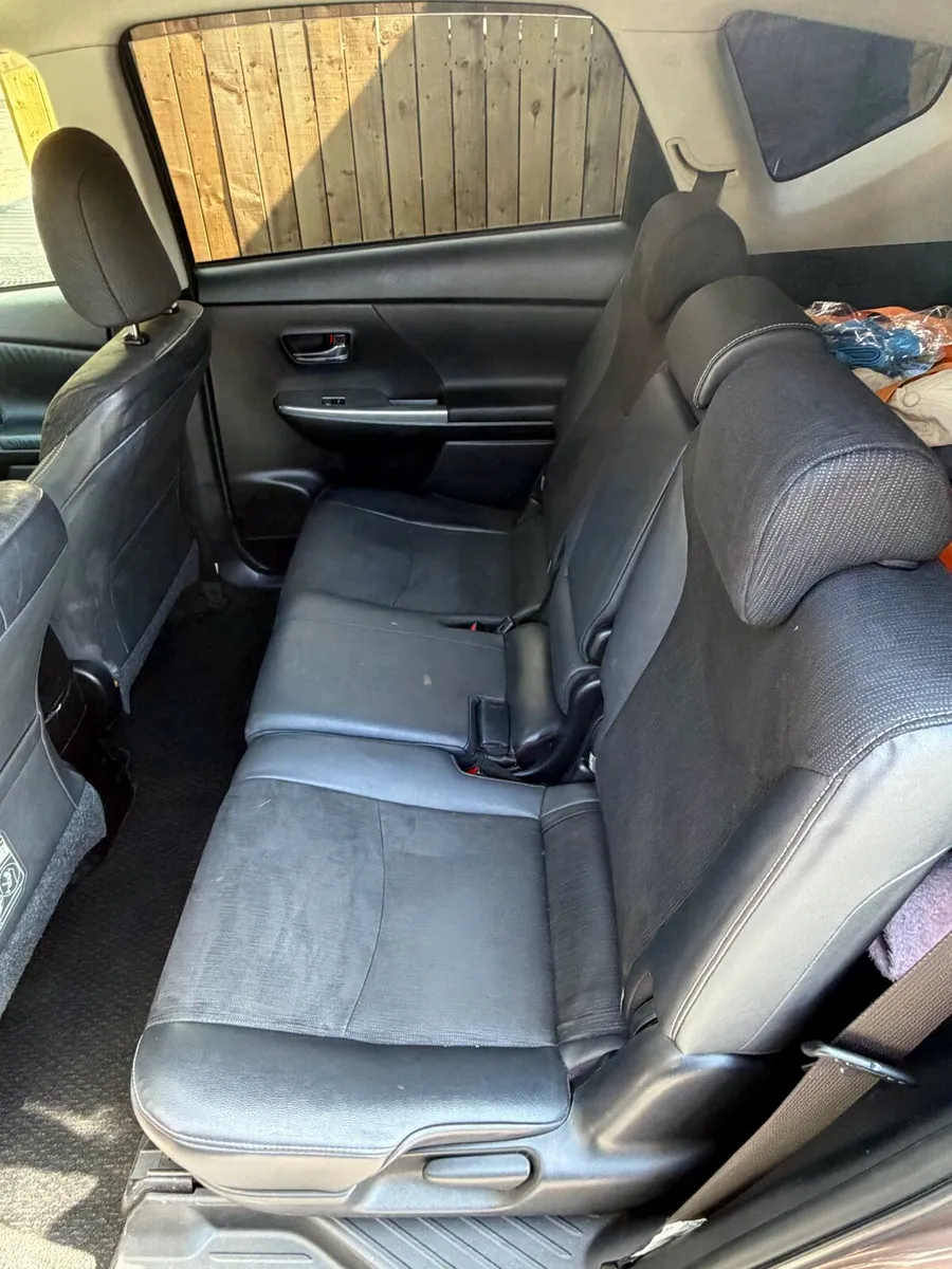 Car - Image 4