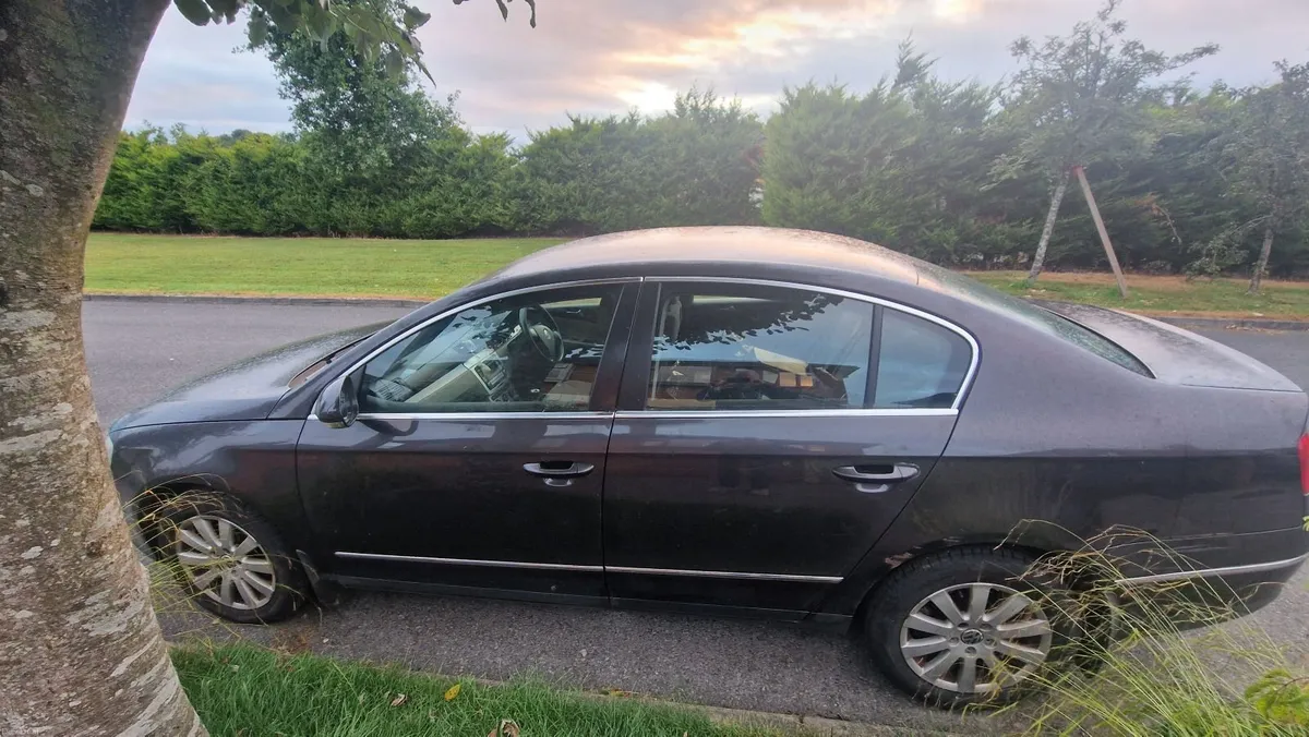 Volkswagen Passat 2008 - Image 2