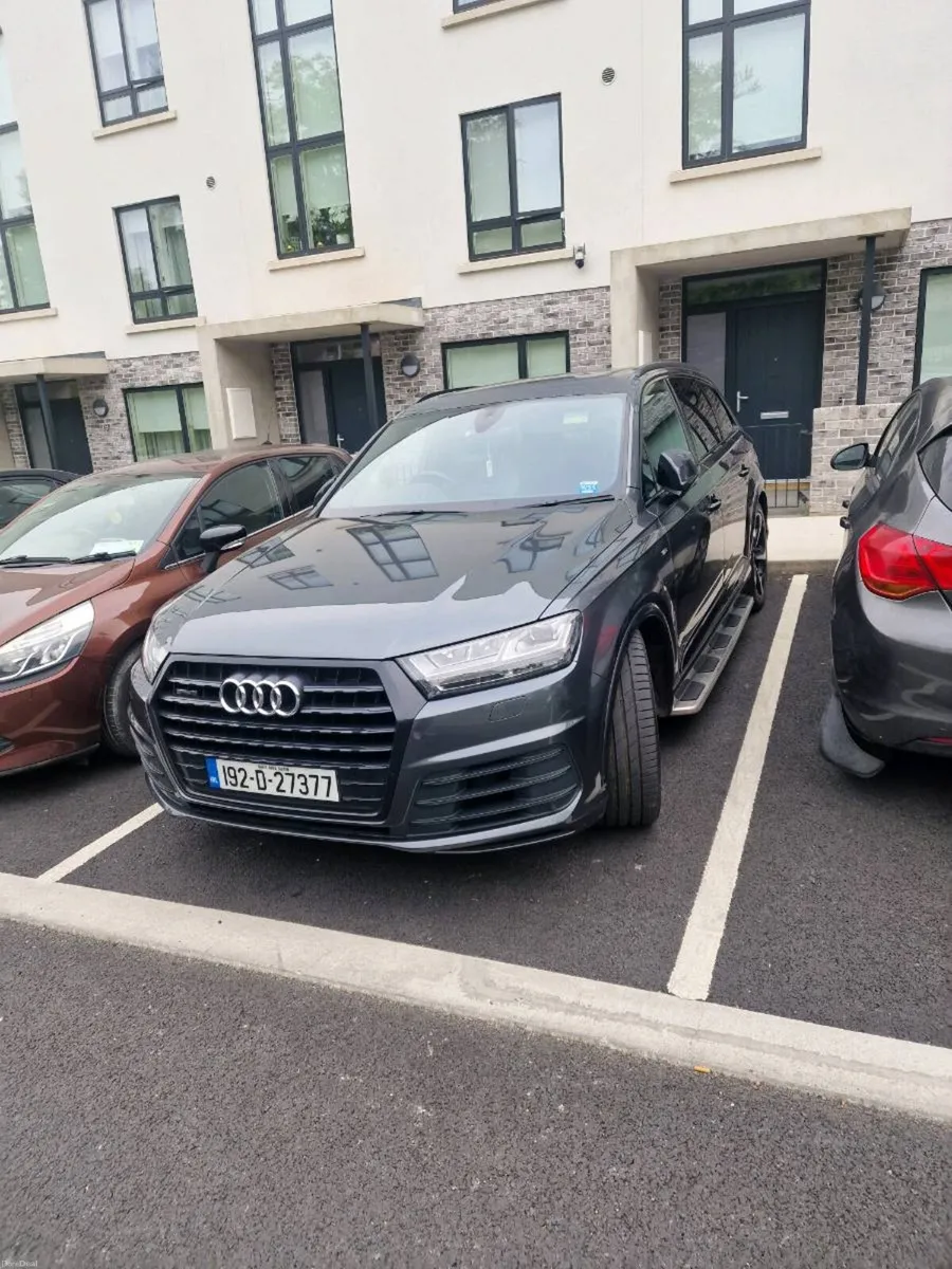 Q7 286 PS  7 seater 150 road tax 50tdi black seri - Image 1