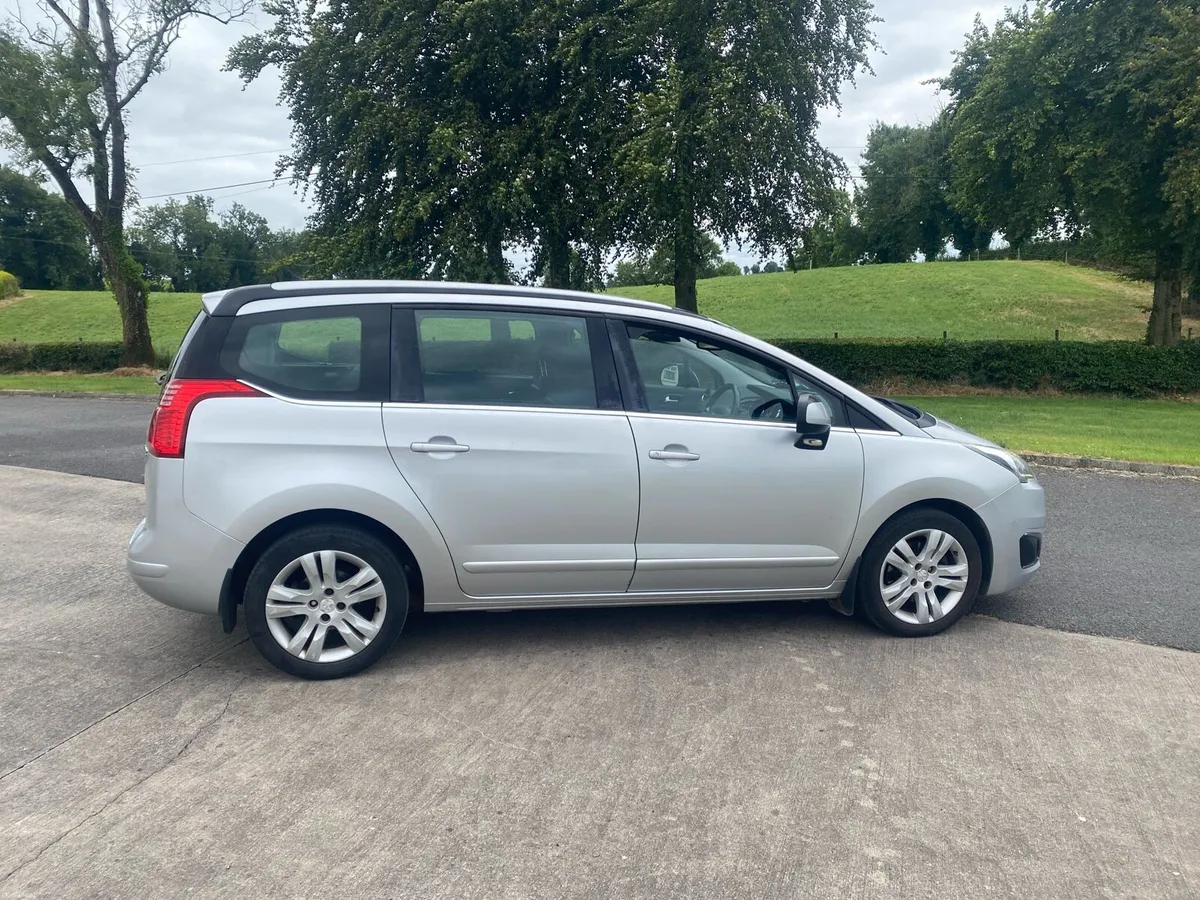 Peugeot 5008 7 Seater - Image 3