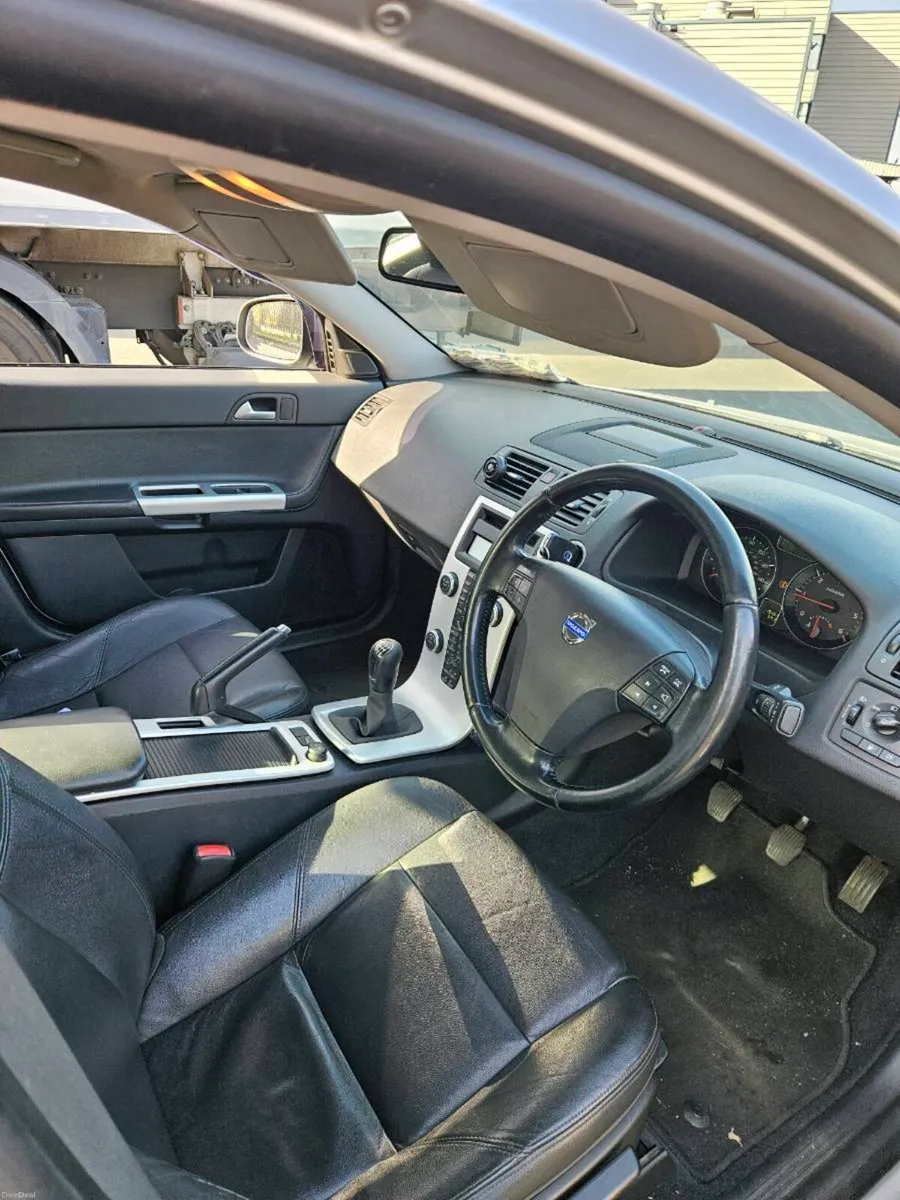 Volvo S40 2012 TAX & NCT - Image 5