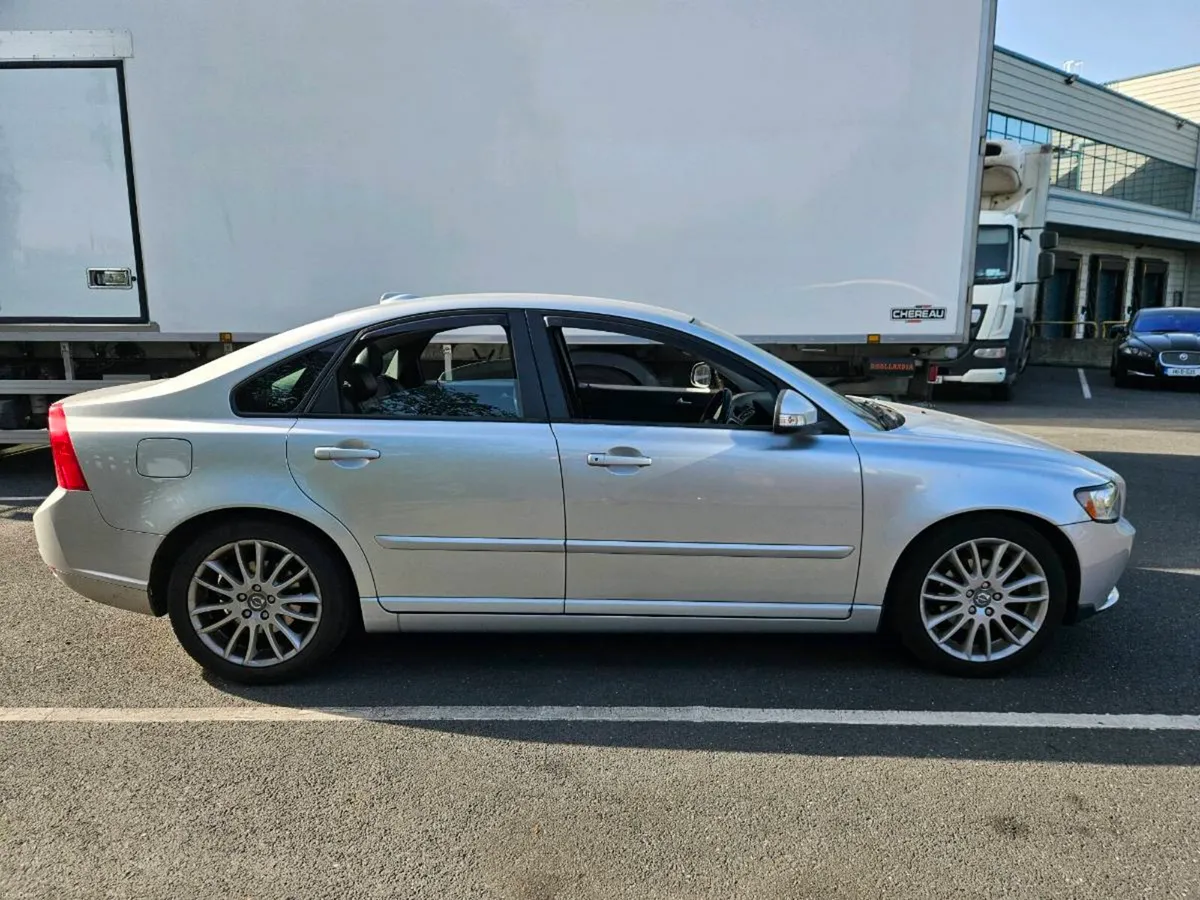 Volvo S40 2012 TAX & NCT - Image 3