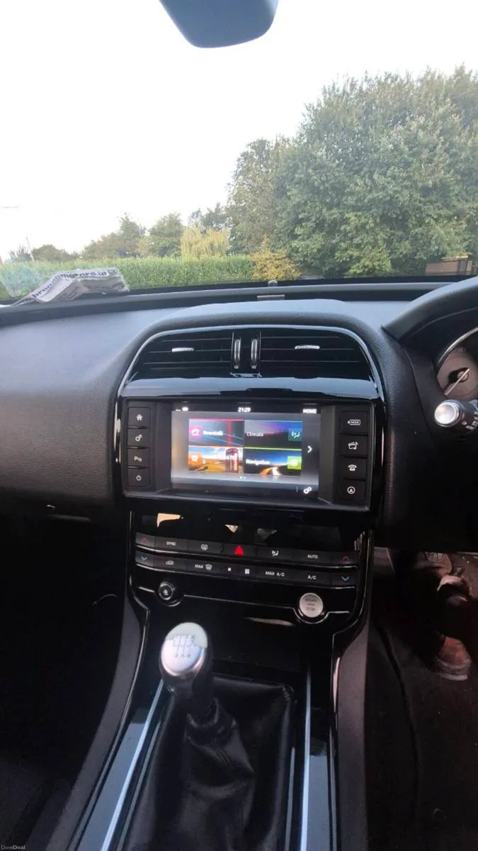 Jaguar XE - Image 5