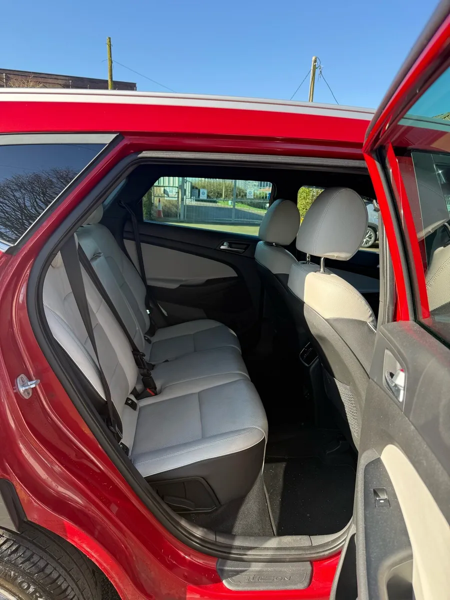 Hyundai Tucson ix35 Executive Plus 5DR - Image 6