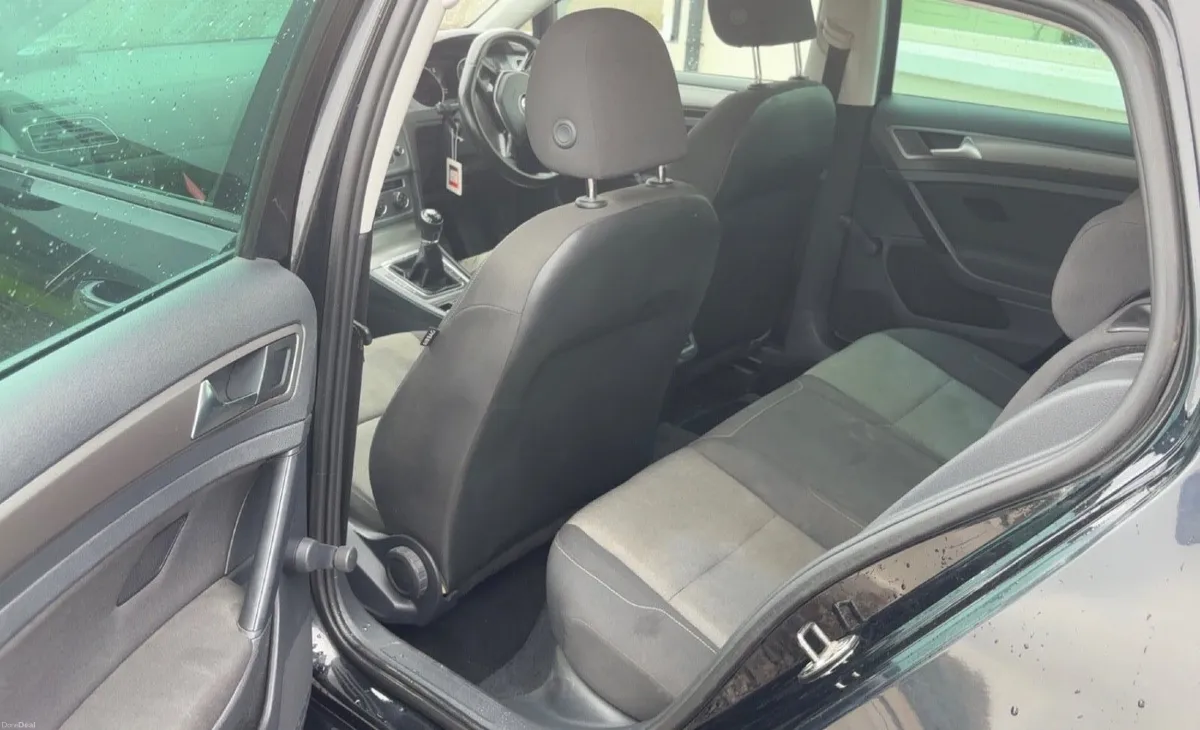 Volkswagen Golf 2013 - Image 2