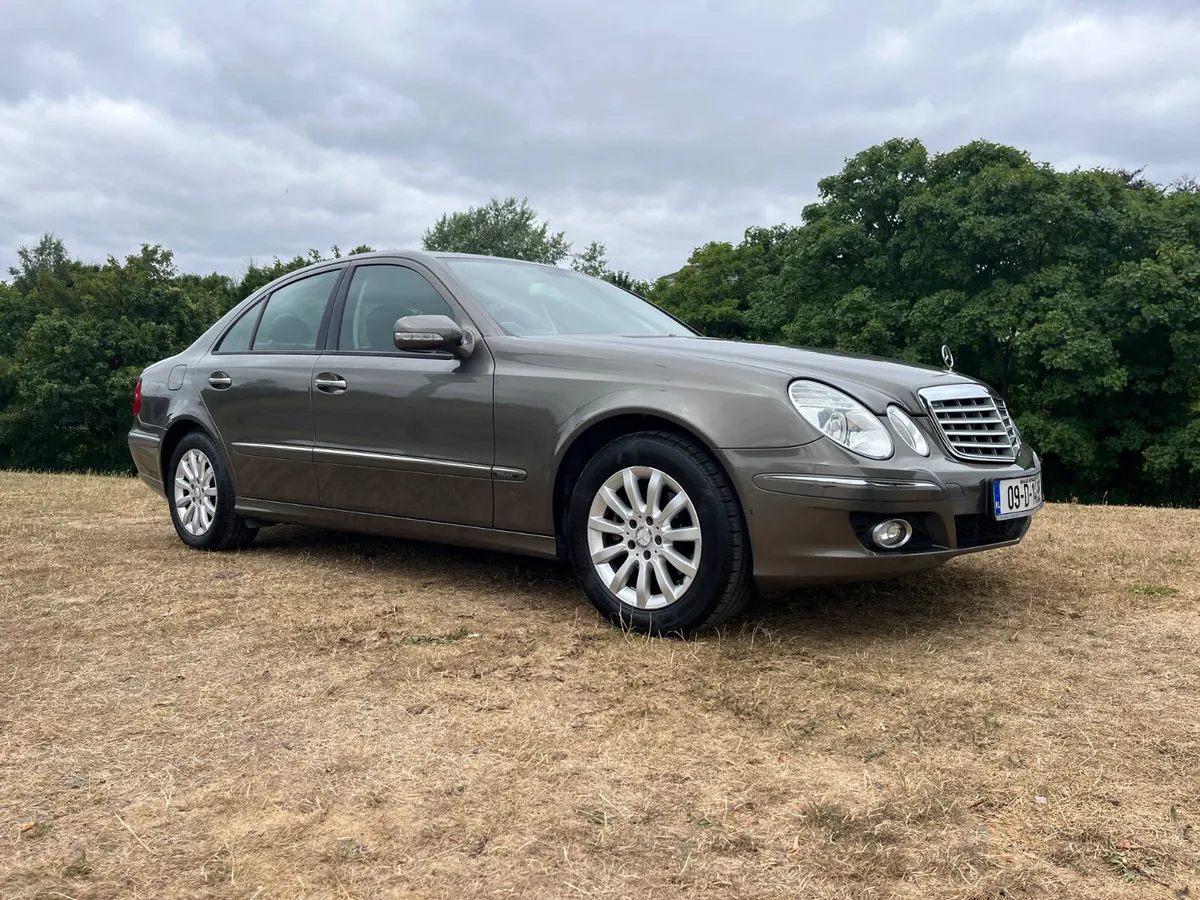 2009 MERCEDES E200 1.8 PETROL NO RESERVE AUCTION - Image 1