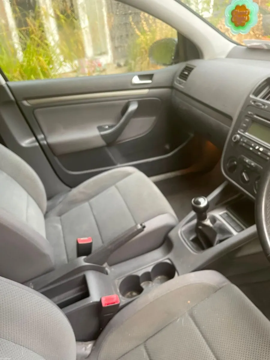 Volkswagen Golf 2004 - Image 2