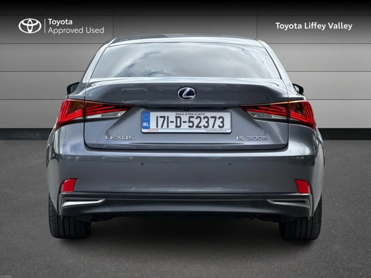 Lexus IS 300H F SPORT E6 4 DOHC - Image 4