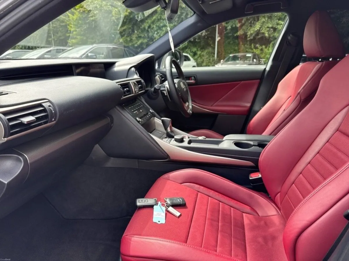 Lexus IS 300H F SPORT E6 4 DOHC - Image 6