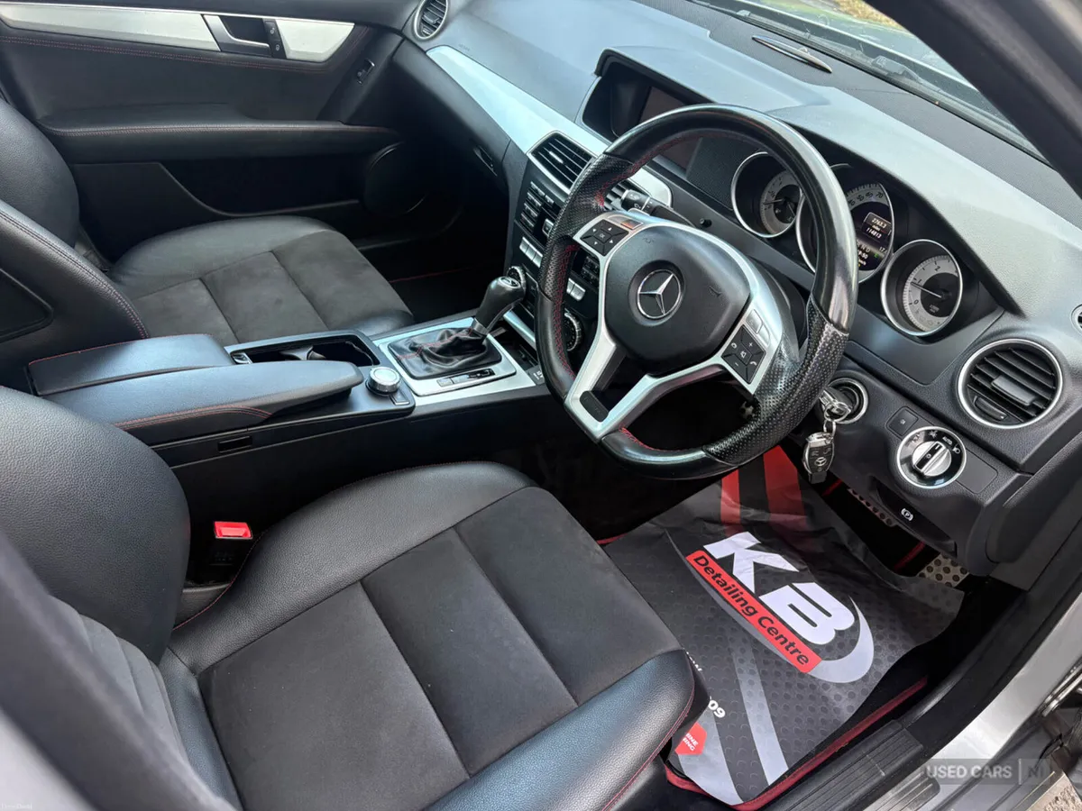 Mercedes-Benz C-Class DIESEL SALOON - Image 5