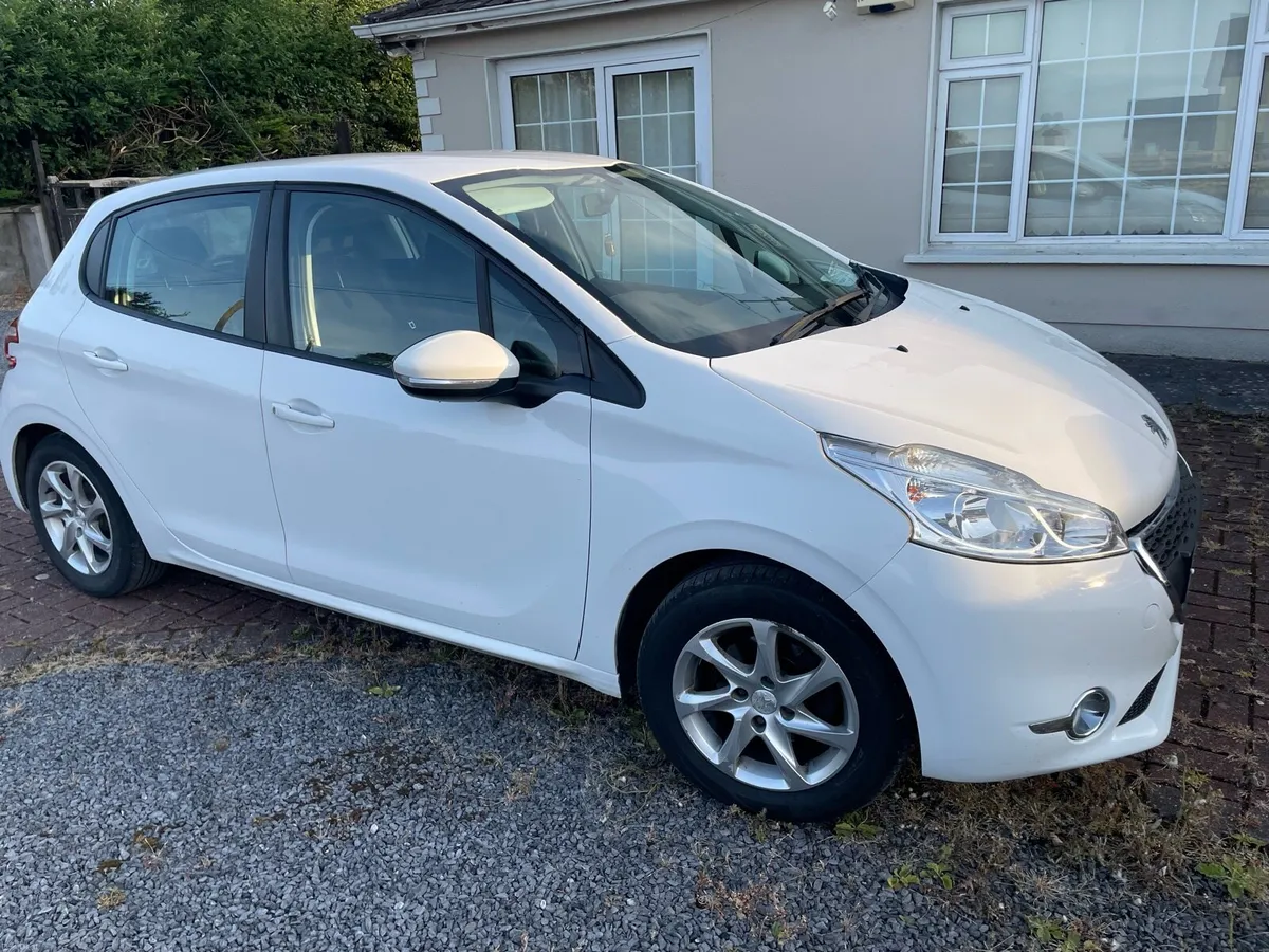 Peugeot 208 - Image 3