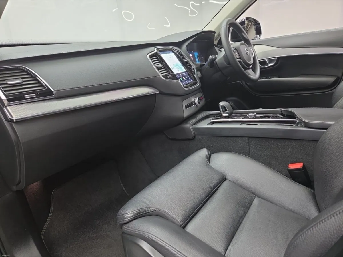 Volvo XC90 T8 Ultimate Recharge *Sun Roof* - Image 4