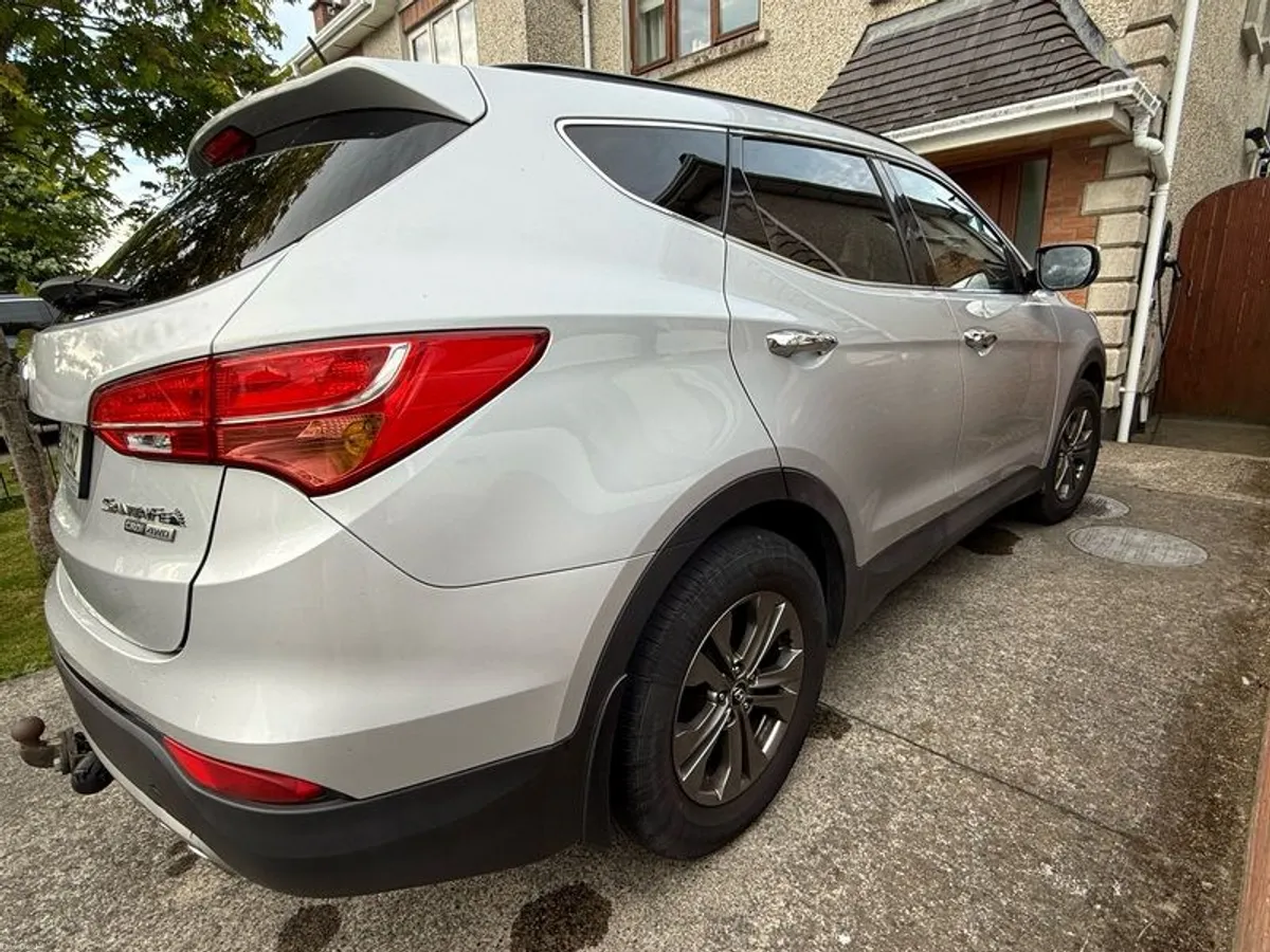 2014 Hyundai Santa Fe - Image 5