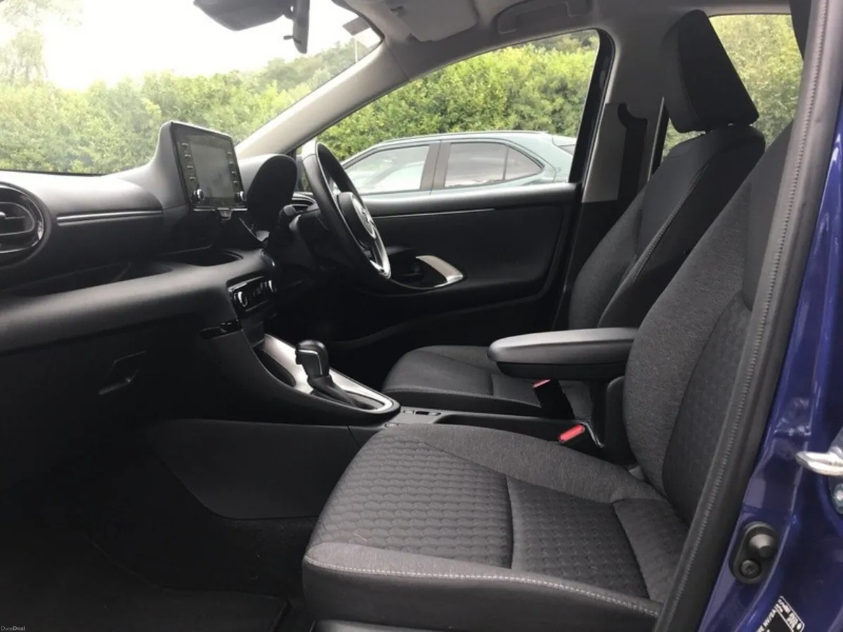 Toyota Yaris HYBRID LUNA - GRANDONS - Image 6