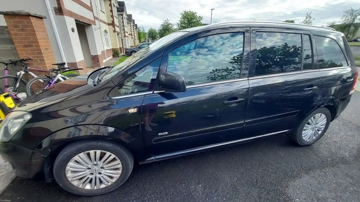2011 Opel Zafira - Image 2