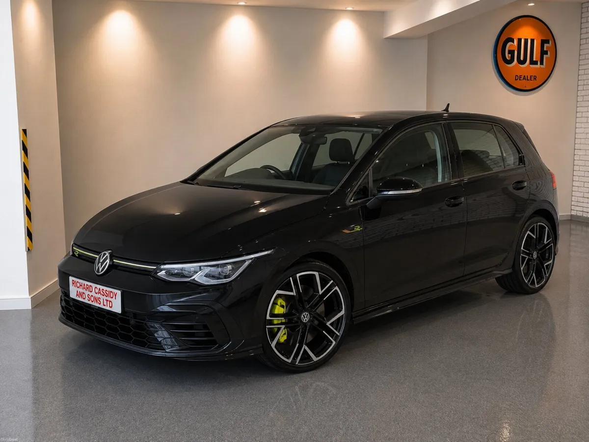 Volkswagen Golf eTSI R Style - Image 1