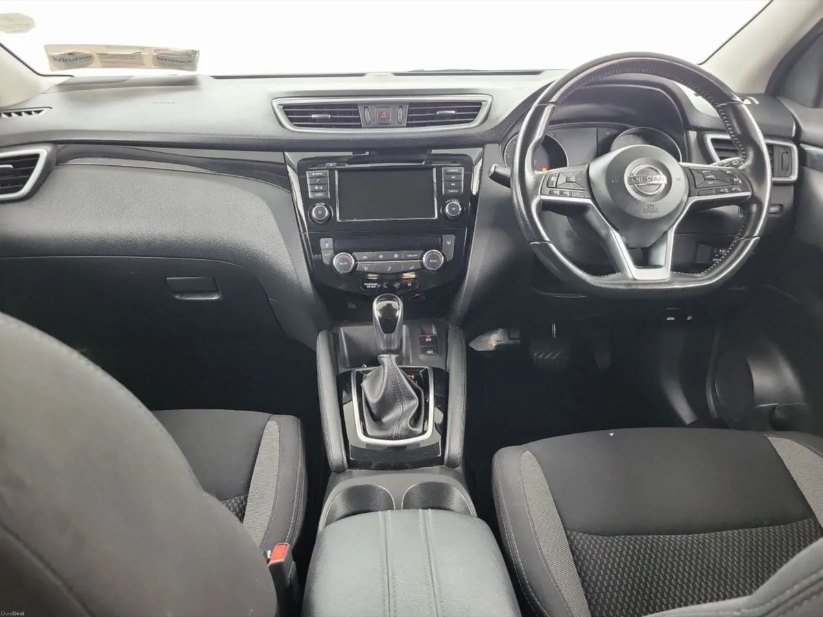 Nissan Qashqai 1.3 PET SE DCT + Plus Safety Shield - Image 3