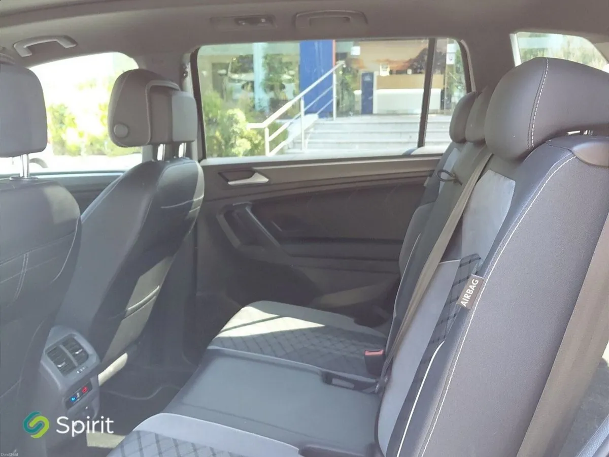 Volkswagen Tiguan R-LINE 2.0TDI DSG 7 SEATER CALL - Image 5