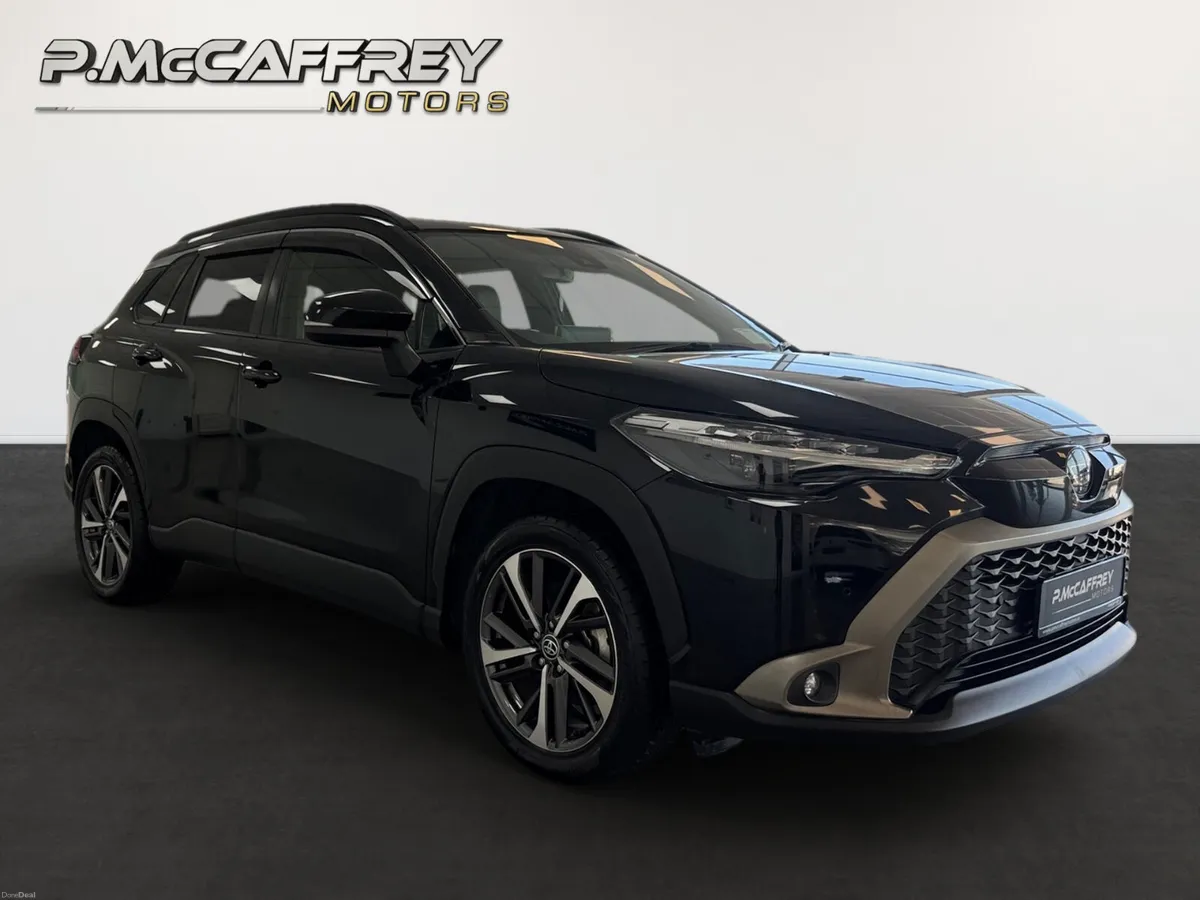 2022 Toyota Corolla Cross Z 1.8 Hybrid, Sunroof - Image 3
