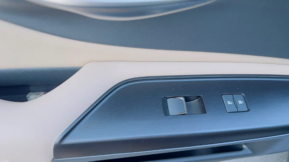 Lexus ES 2021 - Image 3