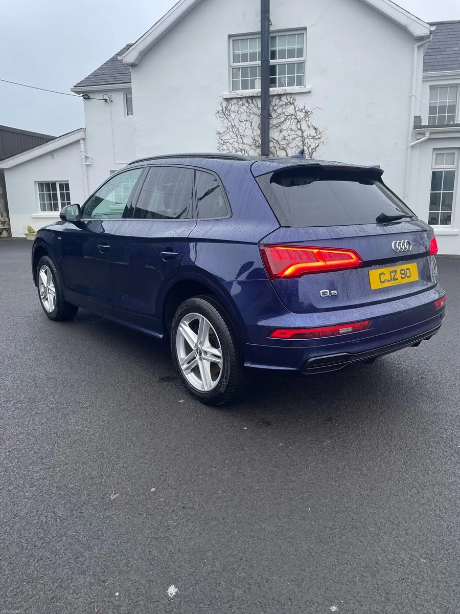 Audi Q5 - Image 2