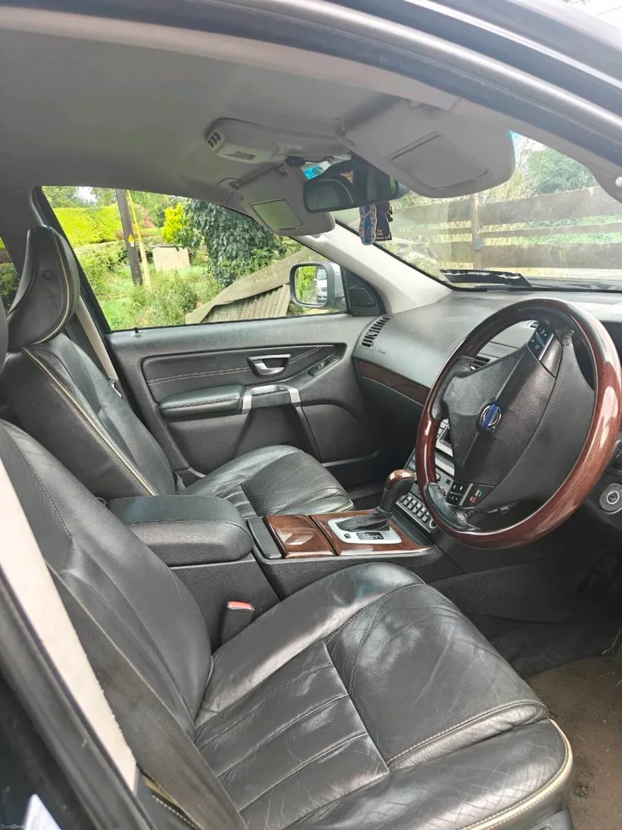 Volvo XC90 Executive - Image 3
