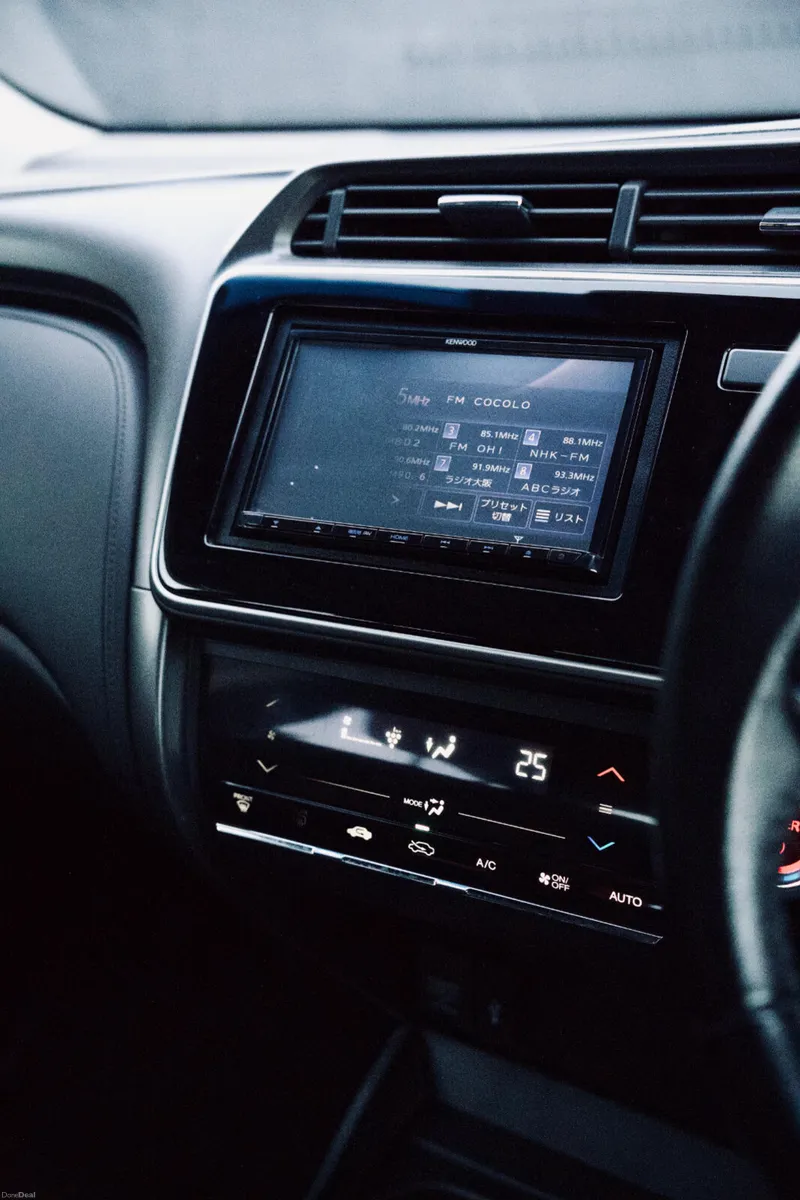 Honda Grace 1.5 2018 with Alloys & Carplay screen - Image 6