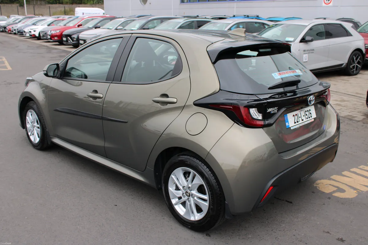 Toyota Yaris 2022 - Image 3