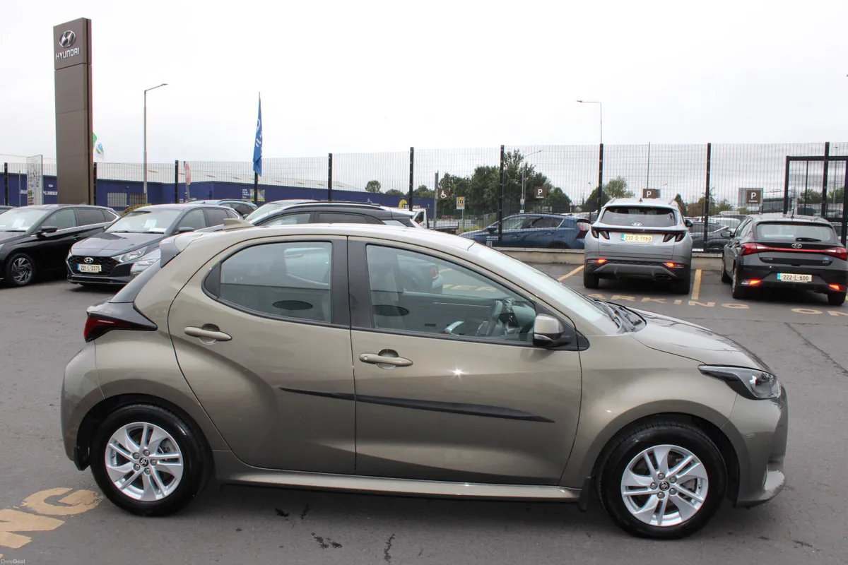 Toyota Yaris 2022 - Image 6