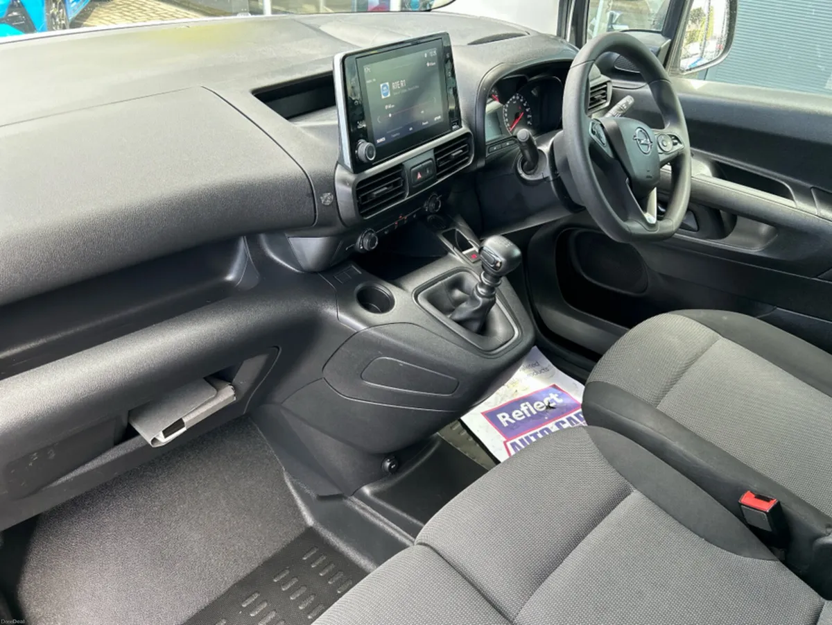 Opel Combo KOMFORT L2H1 100PS D-6SP - Image 3