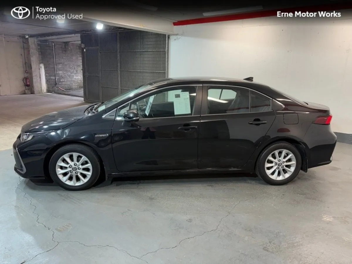 Toyota Corolla COROLLA HYBRID LUNA SAL - Image 2