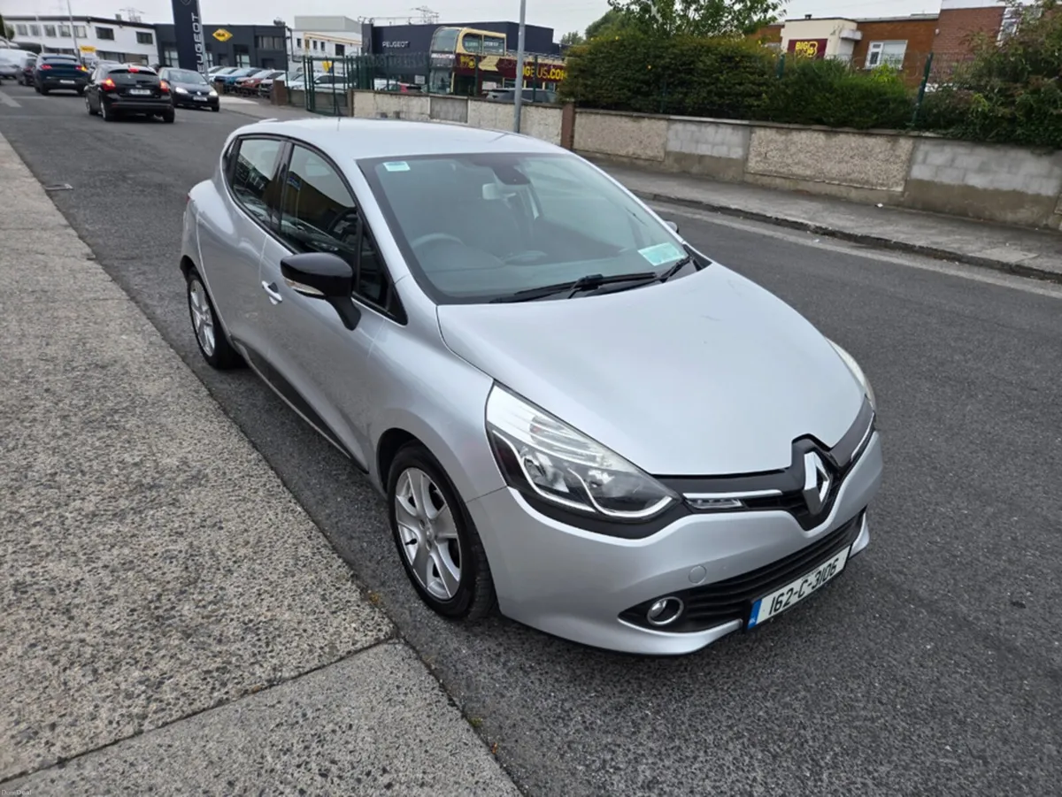 Renault Clio IV DYNAMIQUE NAV 1.2 PETR 4DR - Image 4